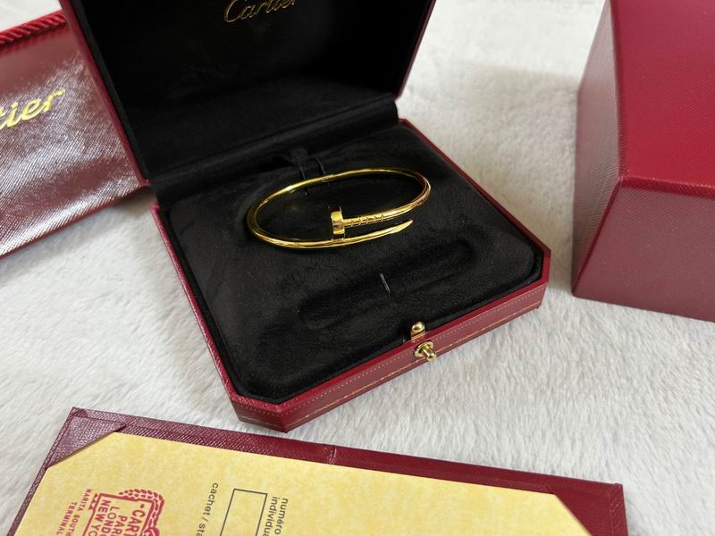 Cartier Bracelet ID:20261020-200